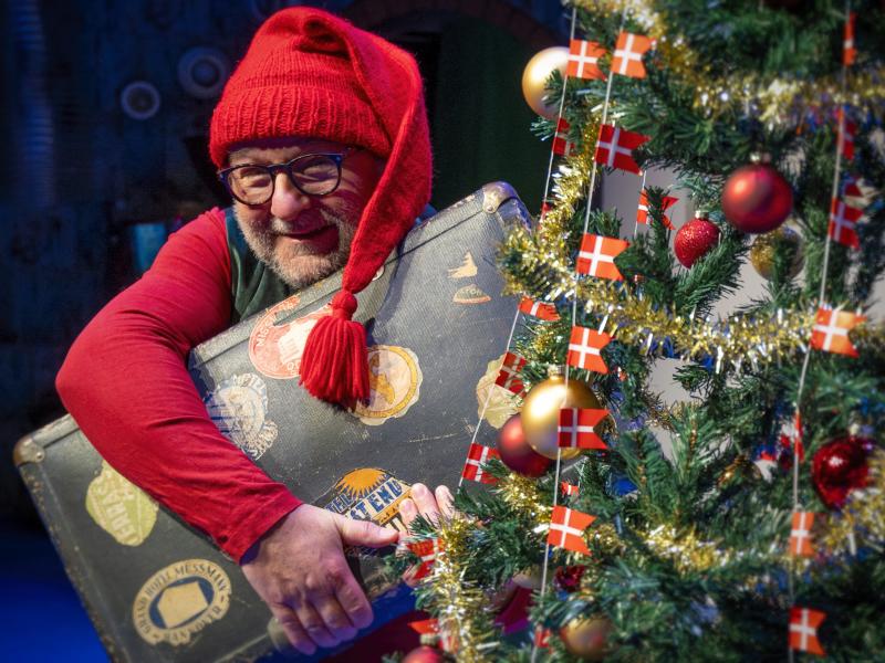 En sanselig forestilling med musik og interaktion for de mindste.